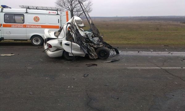 «Ланос» врезался в пассажирский автобус