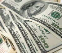 Низкий курс доллара продержится в Украине до конца года
