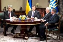 Сегодня круглый стол Президентов Украины продолжится без В. Януковича