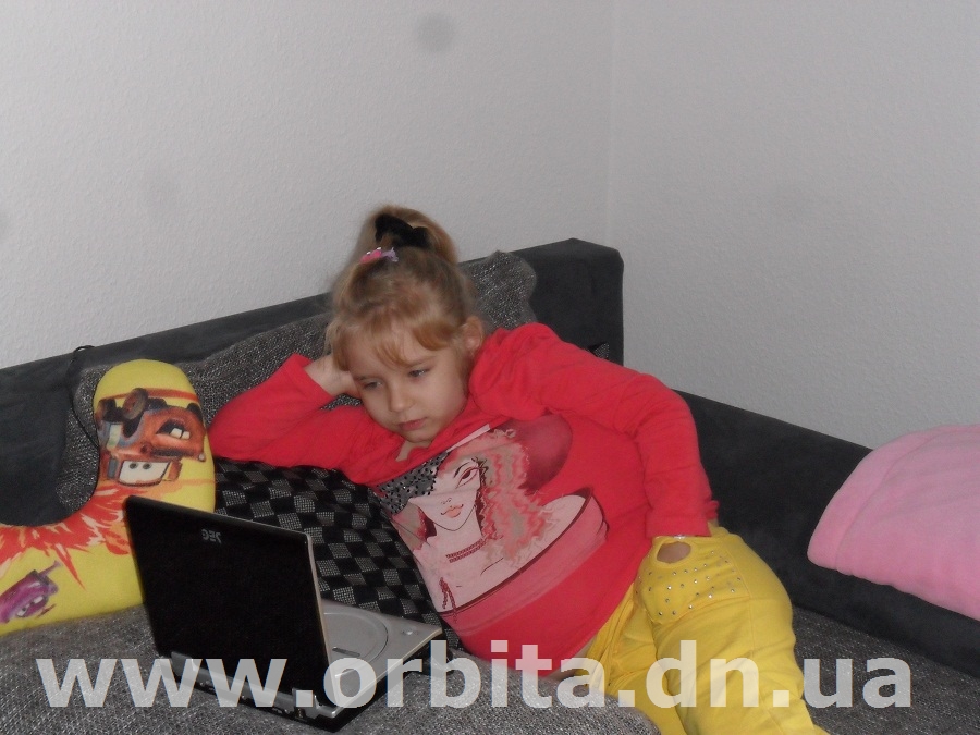 София Гребиниченко из Красноармейска делает первые шаги