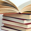 Львовское издательство печатает книгу на русском языке: "Глубокое уважение русскоязычным гражданам Украины"