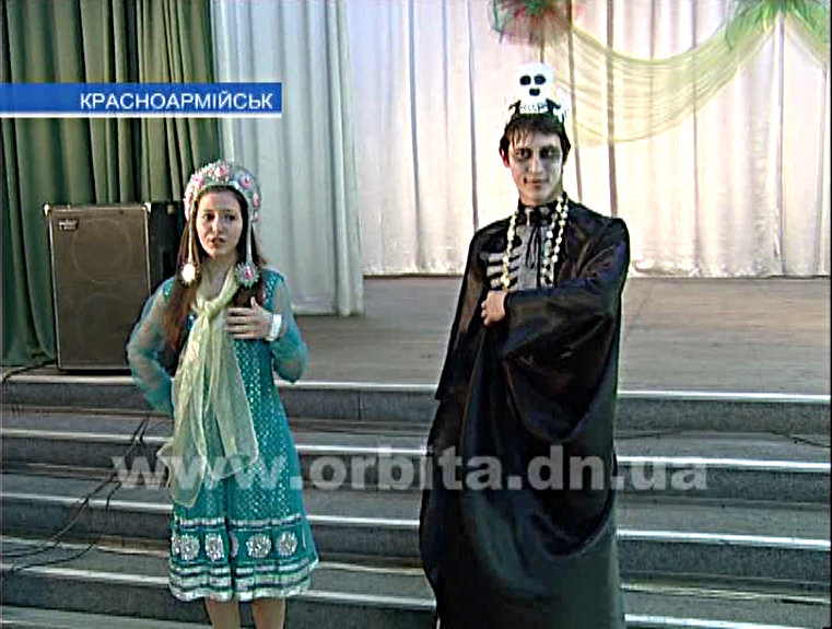 Театралы Красноармейска отметили свой праздник