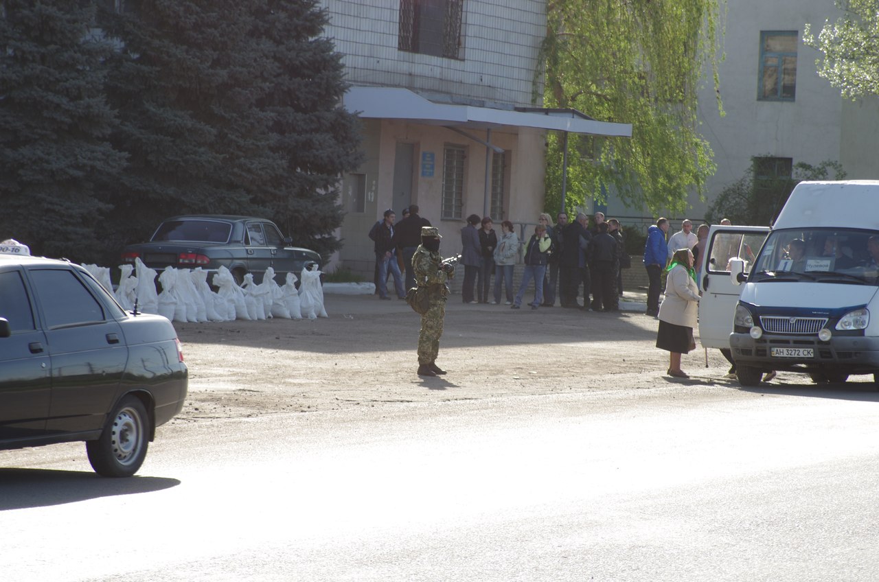 В Константиновке захватили исполком и горотдел милиции