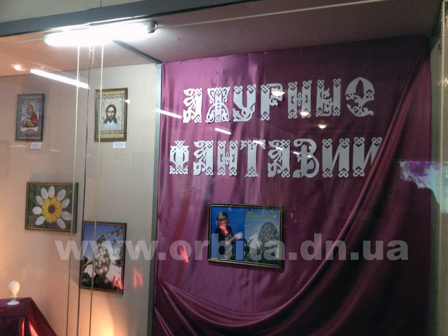 Жительница Красноармейского района презентовала выставку пасхальных яиц