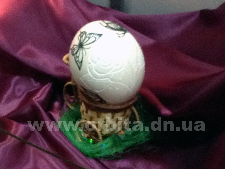 Жительница Красноармейского района презентовала выставку пасхальных яиц