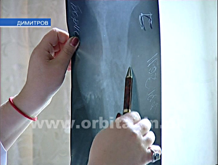 Мэр Димитрова посетил в больнице раненого 11 мая