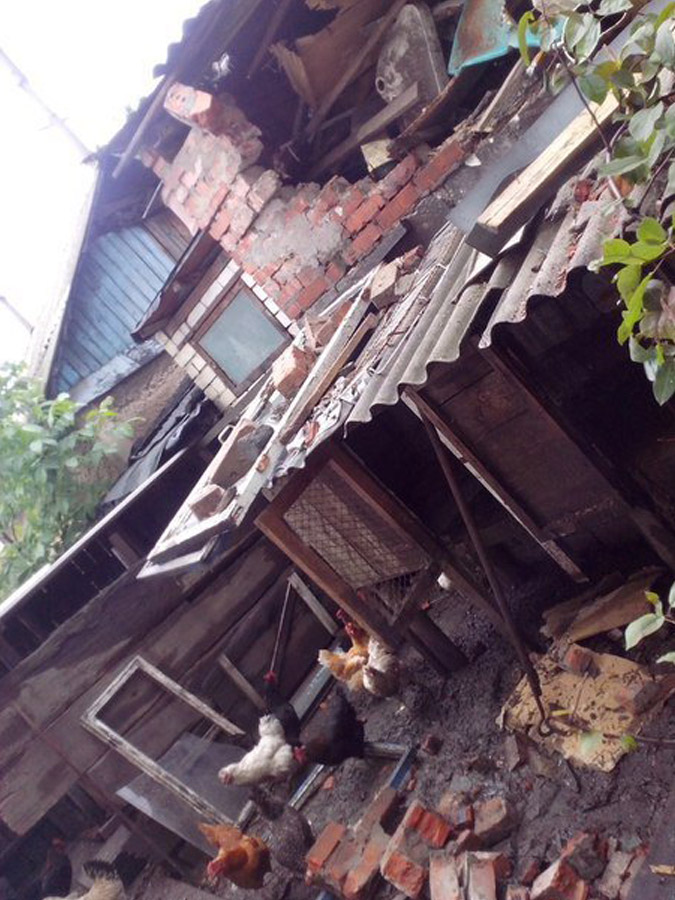 В один из частных дворов Доброполья залетел снаряд