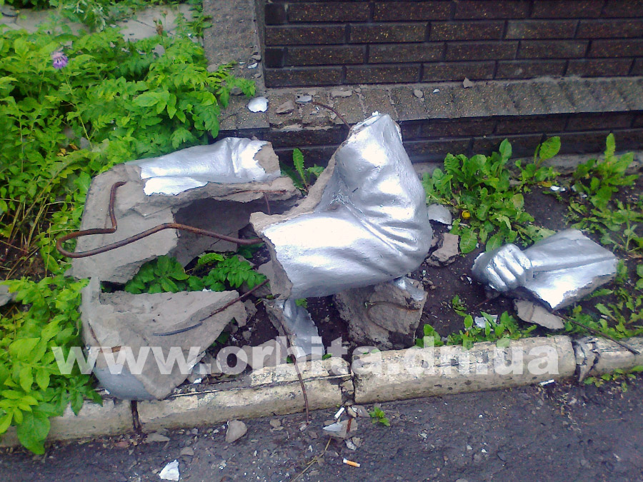 Памятник Ленину в Красноармейске опять подвергся акту вандализма