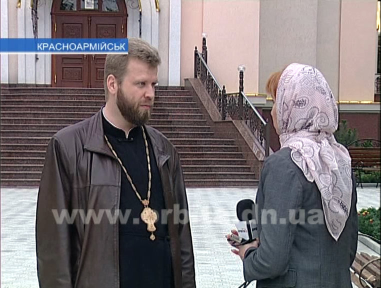 Под патронатом благочинного Красноармейского округа идет сбор помощи беженцам из зоны АТО