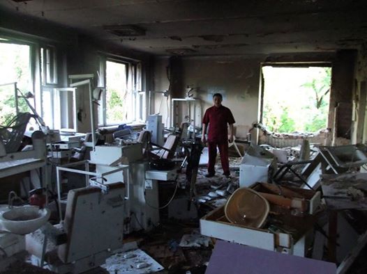 В Донецке снаряд попал в отделение горбольницы и в жилой дом