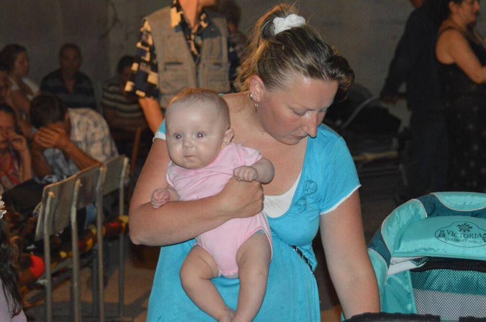 В Донецке снаряд попал в отделение горбольницы и в жилой дом