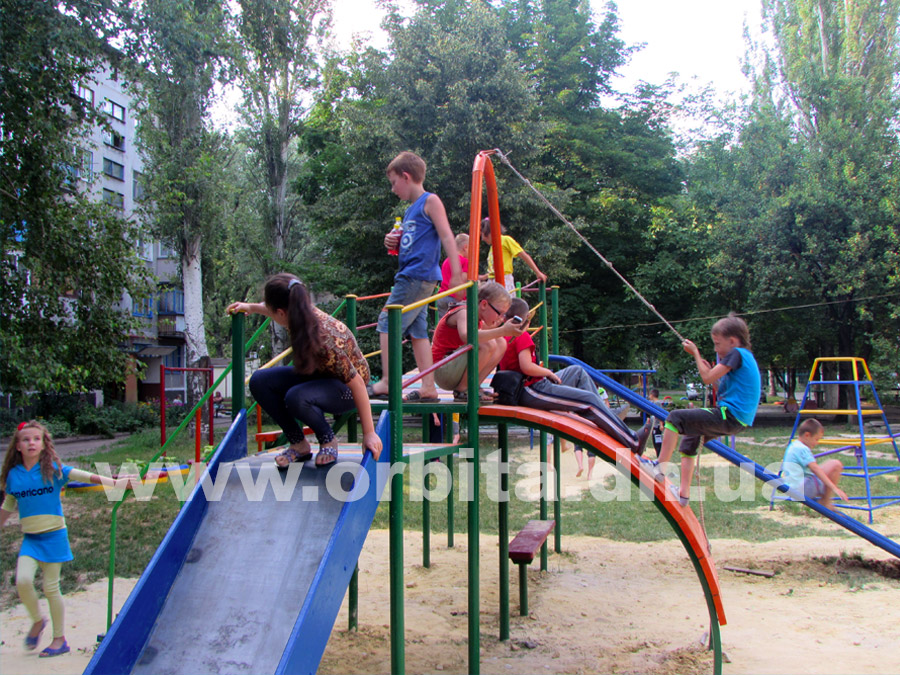 Dinas_ploschadka_dvor4