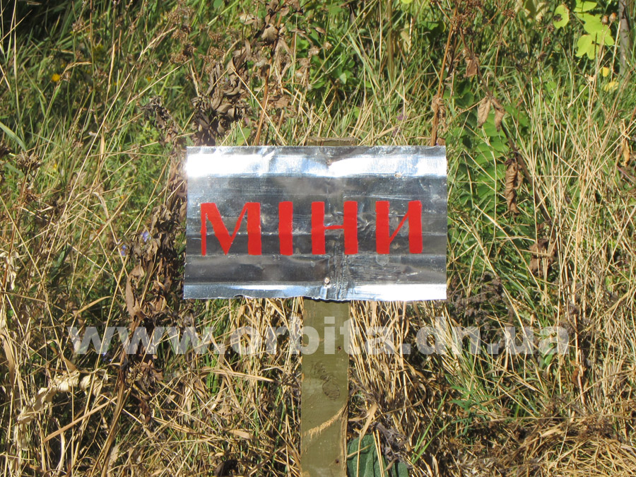 Dinas_kladbische_miny01