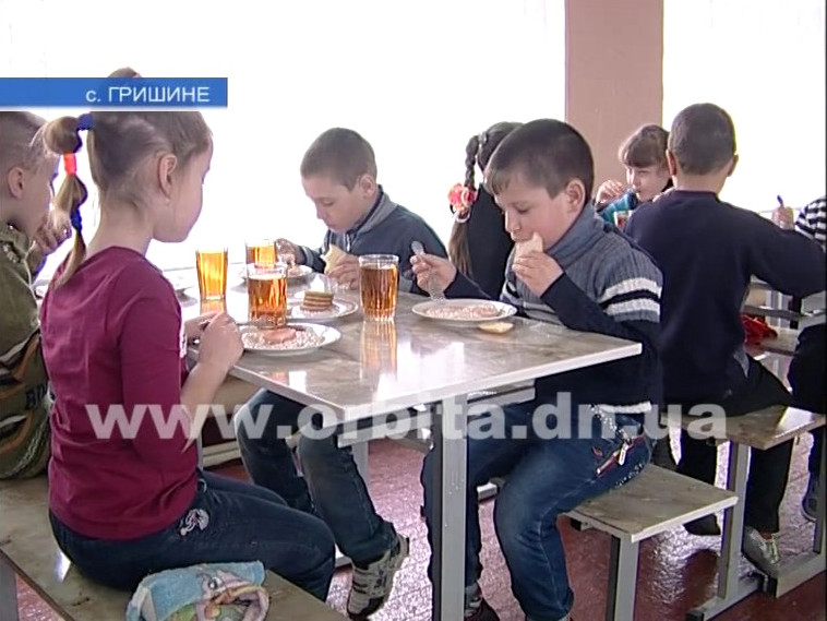 В Красноармейском районе нашли деньги на питание детей в школах и садиках
