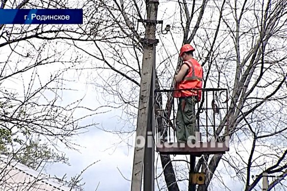 Родинские городские власти готовят город к празднику