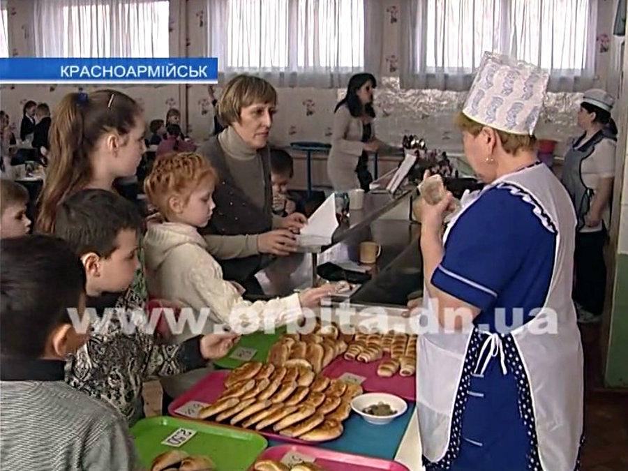 За питание красноармейских школьников теперь отвечают предприниматели