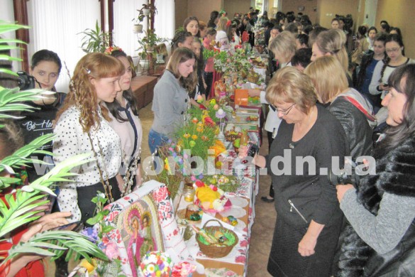 В Красноармейске будущие педагоги провели пасхальную выставку-конкурс