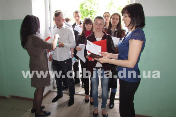 В Красноармейске проходит ВНО по математике