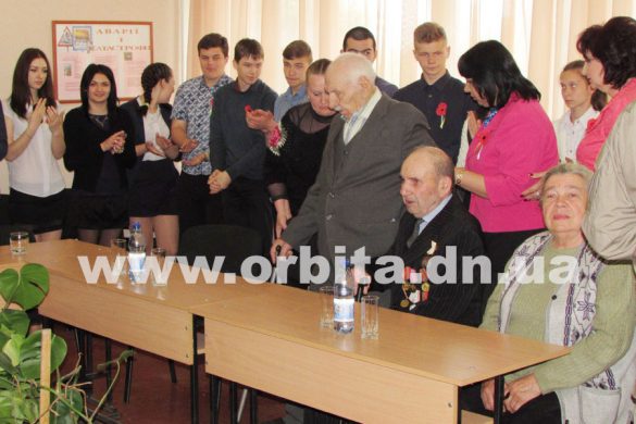 В ОШ №5 Красноармейска вспоминали о войне прошлой и говорили о нынешней