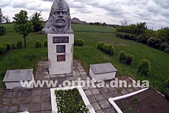 В селе Красный Яр возвратили имена неизвестным солдатам