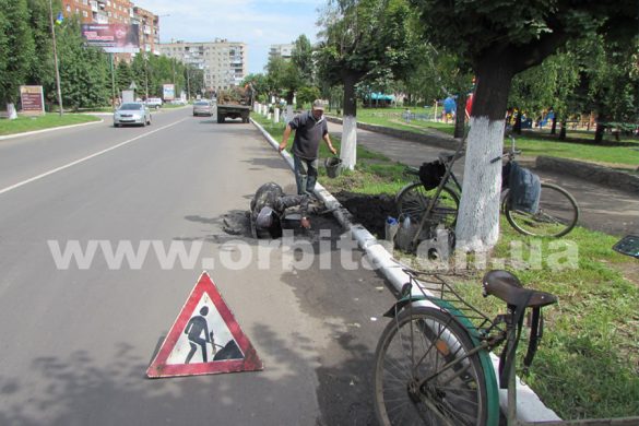 В Покровске чистят ливневую канализацию