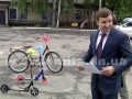 Народный депутат Андрей Киселев поздравил детвору Покровска с Днем защиты детей