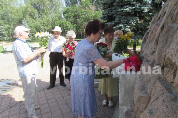 В Покровске почтили память жертв войны