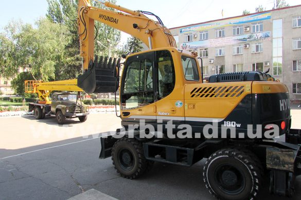 В автопарке коммунальной техники Покровска очередное пополнение