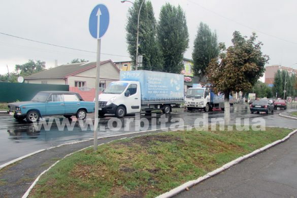 В Покровске произошло ДТП с участием трех автомобилей