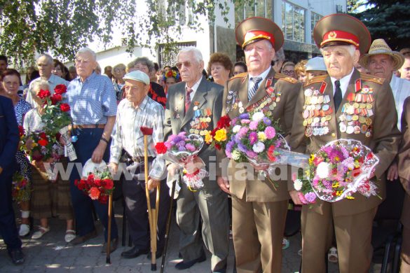 В Покровске праздновали день освобождения Донбасса от фашизма