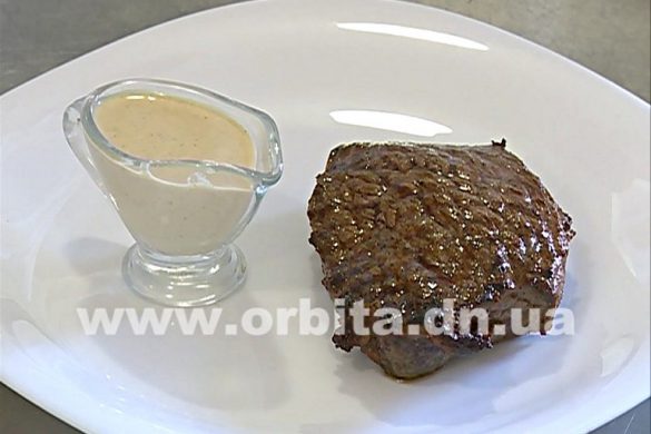 Готовим вкусный и сочный стейк из баранины под сырным соусом