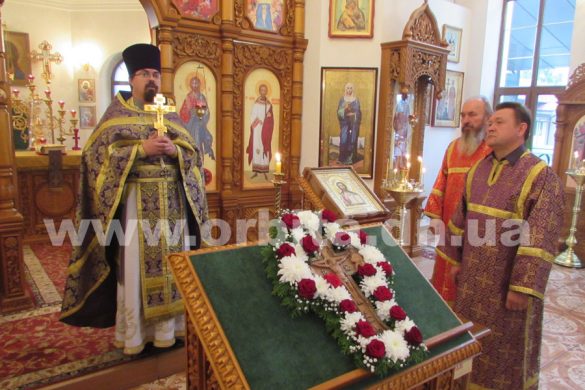 В покровском храме святых Константина и Елены прошли праздничные богослужения