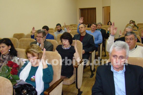 В Покровске снова внеочередная сессия: отделы городского совета получили дополнительные средства