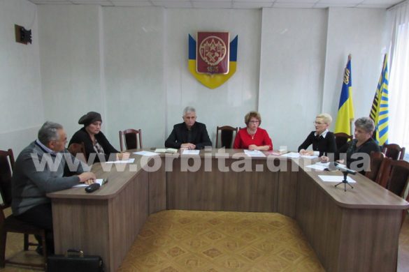 В Покровске говорили о незарегистрированных таксистах и продлении времени работы маршруток