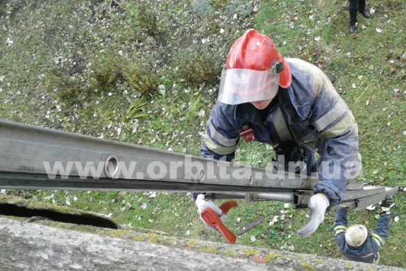 В Мирнограде для спасения женщины понадобилась пожарная лестница