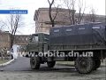 Военные передали школе Покровска книги и мебель из пгт Пески