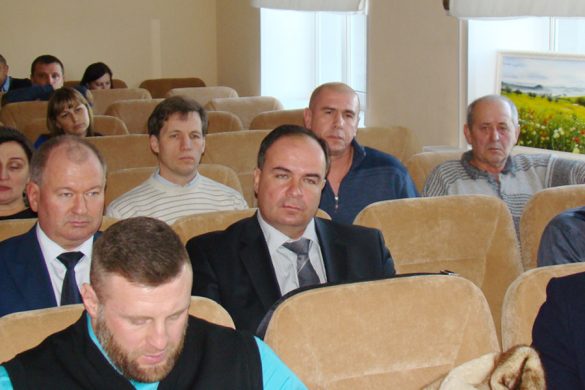 Сессия Покровского горсовета: с опозданием, но после добрых дел