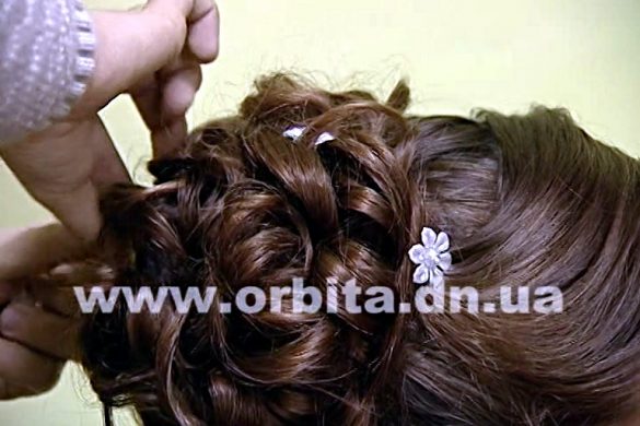 Какие прически умеет делать парень?