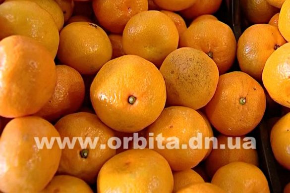 Научимся выбирать спелые и сладкие мандарины