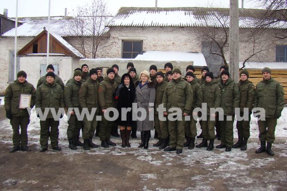 Власти Покровска поздравили служащих Национальной гвардии с Новым годом