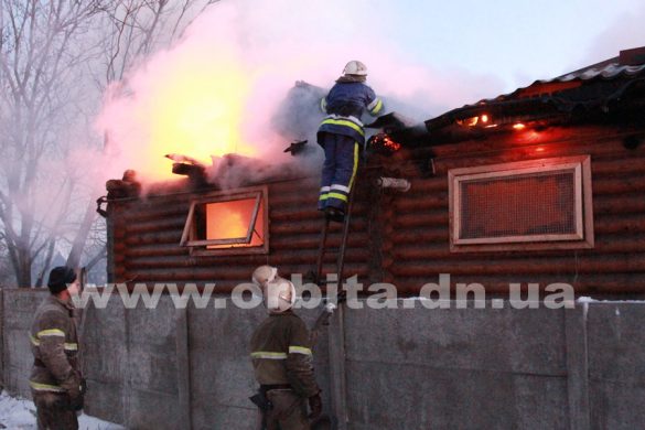 В Покровске серьезный пожар (добавлено фото)