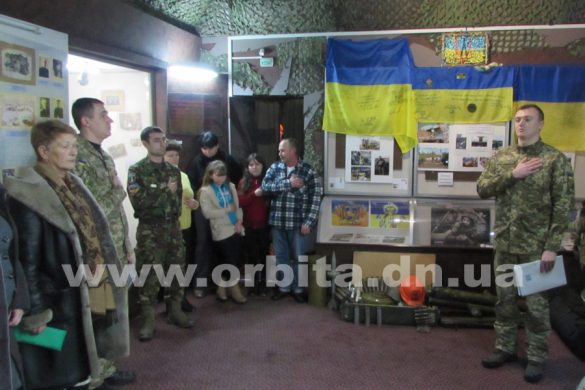 В Покровске наградили воинов АТО: Александра Сытникова из Гришино и посмертно Влада Казарина