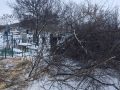 Ломать не строить. Когда устранят разрушения на кладбище поселка динзавода?