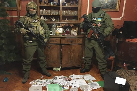 Жительница Покровска на дому занималась подделкой паспортов
