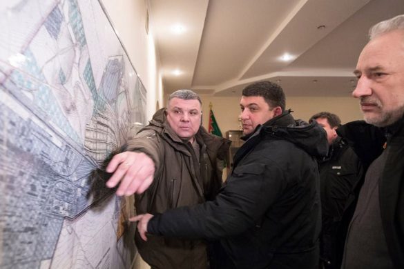 Авдеевку посетил премьер Гройсман