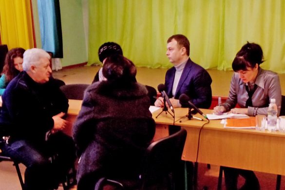 Покровский мэр выслушал проблемы жителей поселка Шевченко