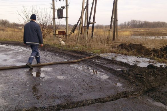 Спасатели борются с подтоплением в Добропольском и Селидовском районах