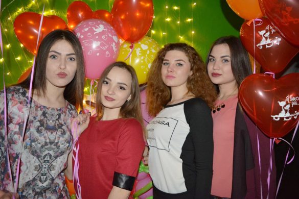 Активную молодежь Покровска поощрили праздником и призами