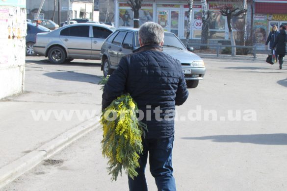 Почем цветы в Покровске в преддверии 8 Марта?