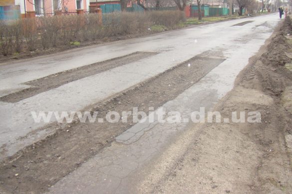 Большинство жителей Покровска не готовы мириться с пылью после зимней посыпки дорог (опрос)